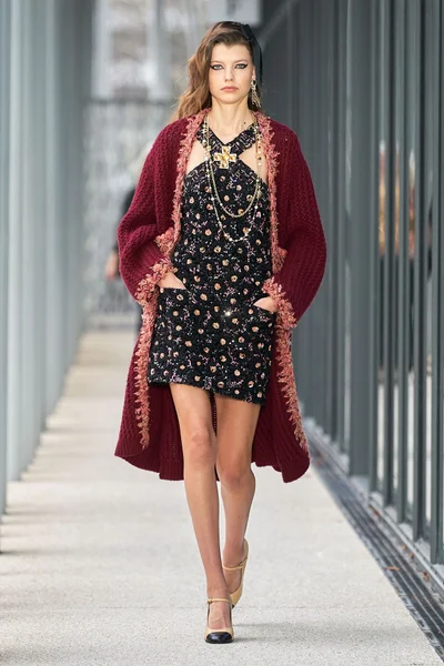 Look 24